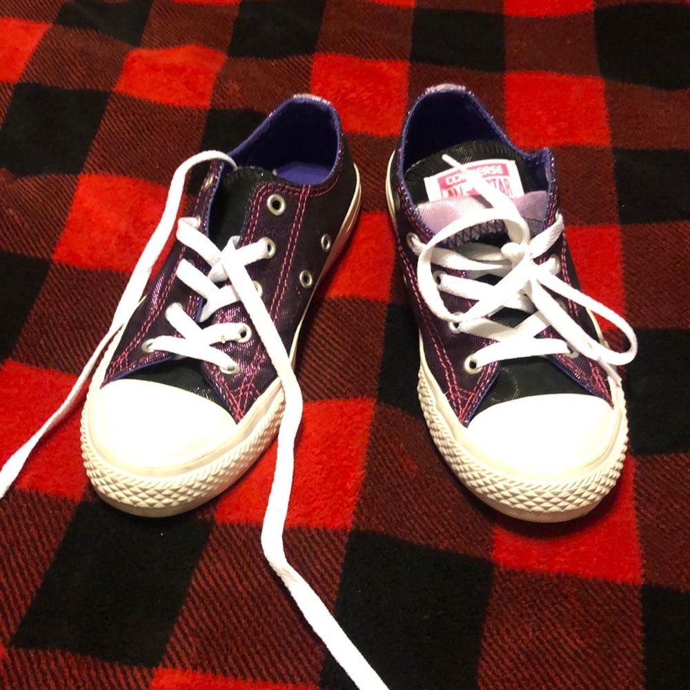 Girls iridescent purple converse size 1.5